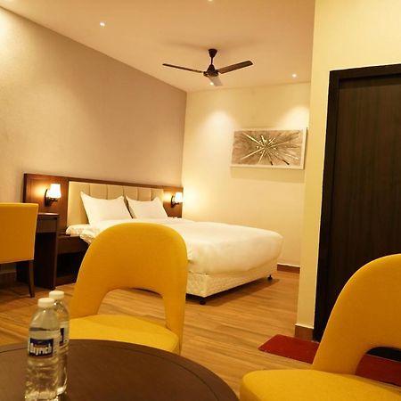 Hotel D Dev Vijayawāda エクステリア 写真