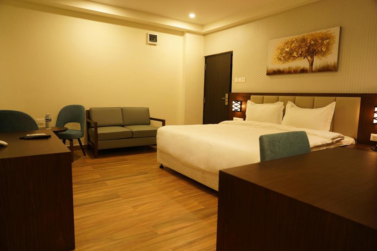 Hotel D Dev Vijayawāda エクステリア 写真