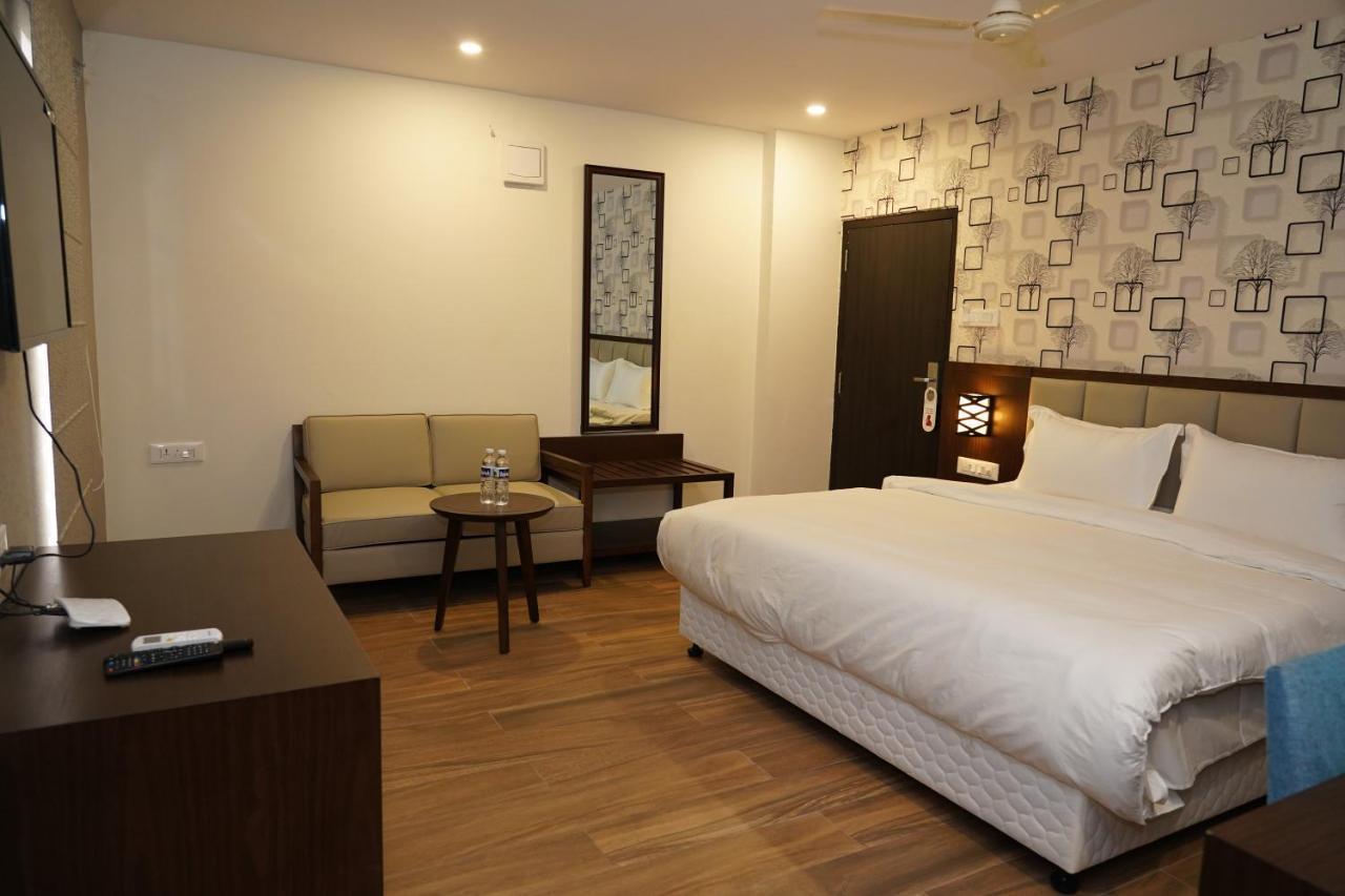 Hotel D Dev Vijayawāda エクステリア 写真